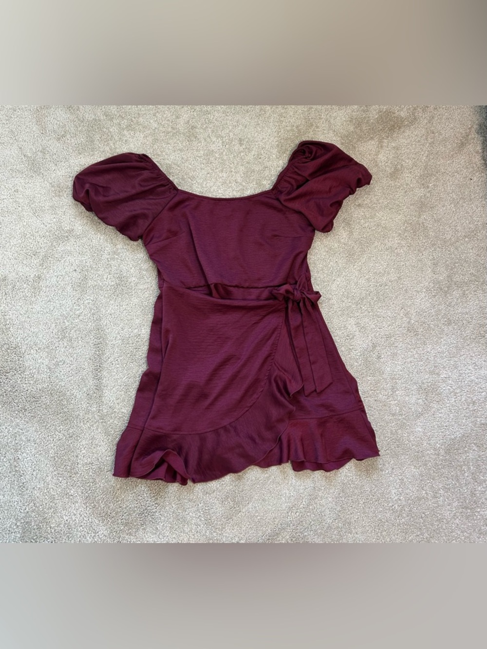 Francesca’s Collection Women’s Burgundy Puff-Sleeve Wrap Dress